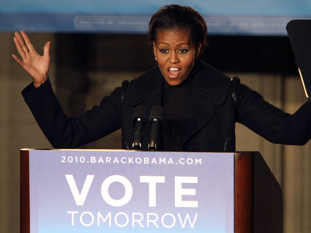 A primeira-dama dos EUA, Michelle Obama, faz campanha nesta segunda-feira (2) na Filadélfia.