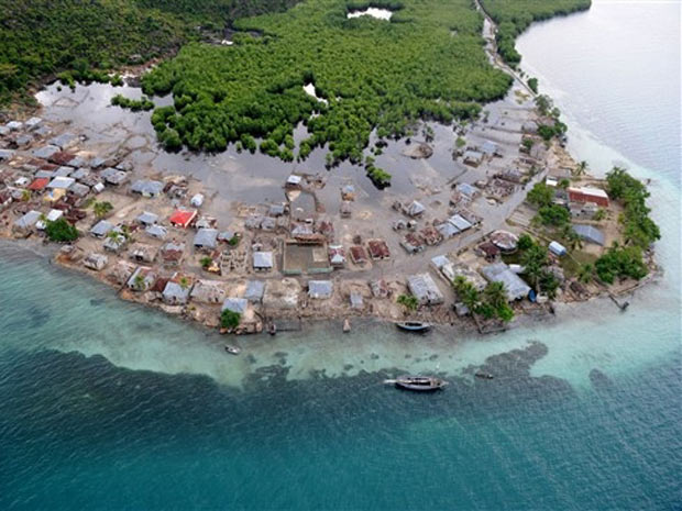 Imagem aérea divulgada pela Marinha mostra inundação em Porto Príncipe, capital do Haiti 