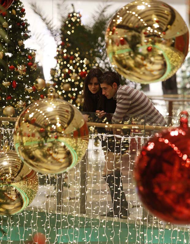 Foram utilizadas 449.658 bolas de Natal para enfeitar o centro comercial. 