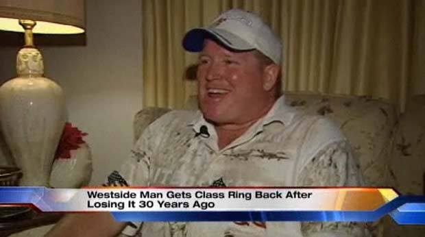 Stephen Iocco recuperou o anel 30 anos depois.