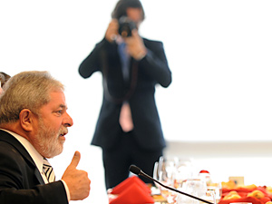 Presidente Lula participa de confraternização com jornalistas do comitê de imprensa do Palácio do Planalto