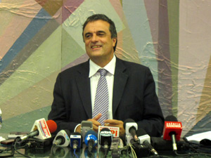 O futuro ministro da Justiça, José Eduardo Cardozo, durante anúncio do diretor da PF no governo Dilma,  Leandro Daiello Coimbra