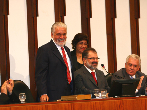 Jaques Wagner toma posse em cerimônia na Assembleia Legislativa do estado neste sábado (1º)