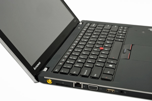 ThinkPad Edge E220s, o notebook mais fino da categoria, com menos de uma polegada de espessura.