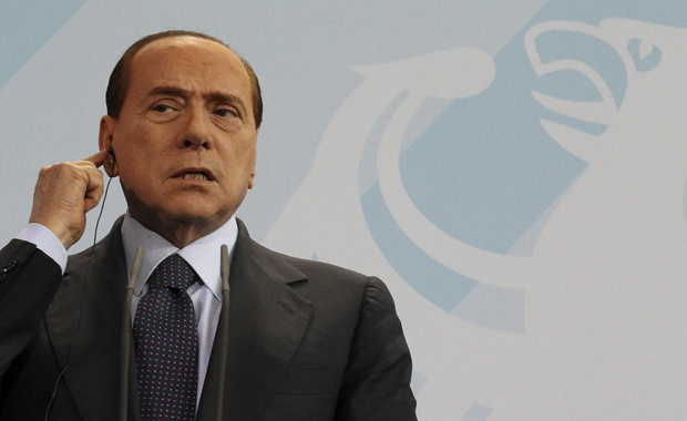 O premiê da Itália, Silvio Berlusconi, dá entrevista nesta quarta-feira (12) em Berlim.