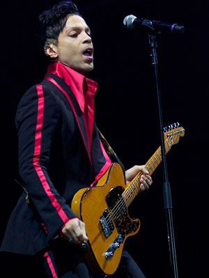 Prince daria show em Dallas (Foto: AP)