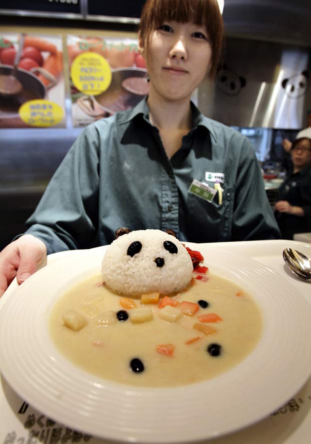 Restaurante exibe o prato especial em homenagem aos pandas. (Foto: Koji Sasahara/AP)