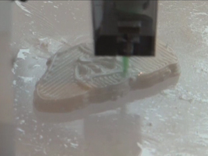Impressora 3D pode imprimir tecidos biológicos (Foto: BBC)