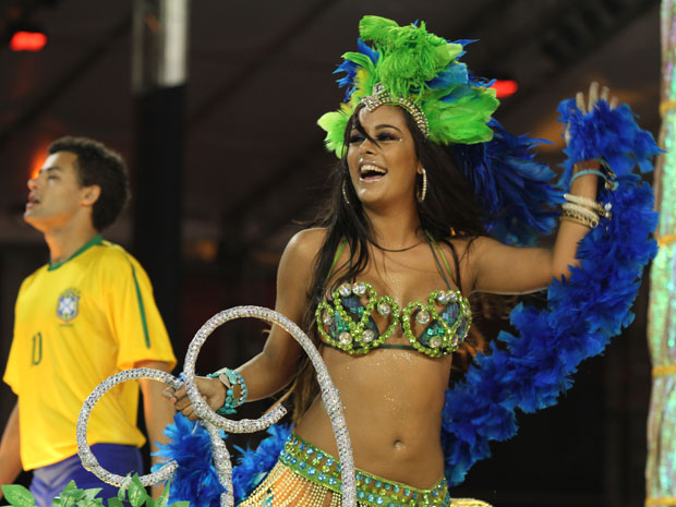 Larissa Riquelme fez sua estreia no carnaval de SP (Foto: Daigo Oliva/G1)