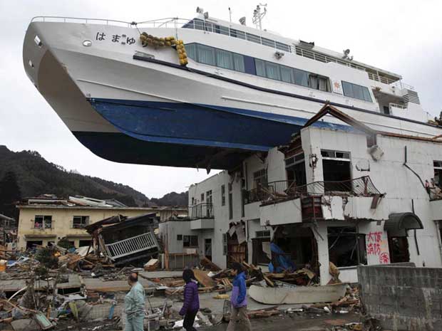 [Noticia]Terremoto no Japão - Página 5 Barco11
