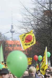 Manifestantes protestam em Berlim (Foto: AFP)