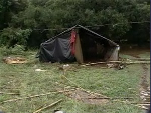 Acampamento dos indígenas em Panambi foi destruído com a enchente (Foto: Reprodução/RBSTV)