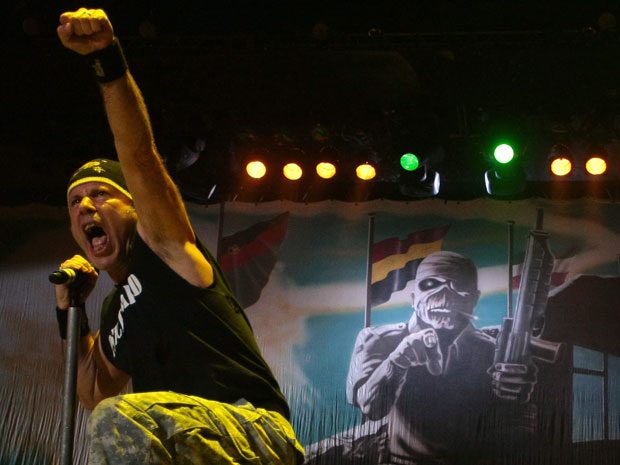 Iron Maiden tocou por mais de duas horas na noite desta segunda (28), no Rio. (Foto: Pedro Kirilos / Ag. O Globo)