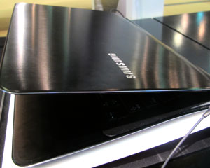 Notebook ultrafino da Samsung (Foto: Laura Brentano/G1)