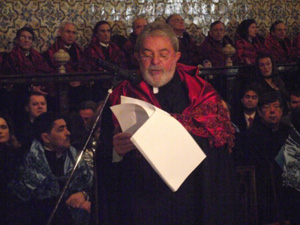 O ex-presidente Luíz Inácio Lula da Silva na Universidade de Coimbra (Foto: Natasha Bin/G1)