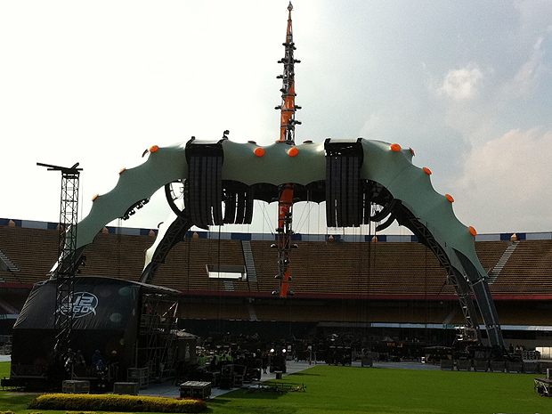 Palco da turnê 360º do U2, no Morumbi (Foto: Marcus Brasil/G1)