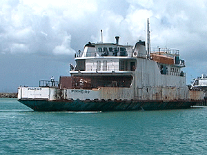 Ferry boat encalha em trajeto para a Ilha de Itaparica (Foto: Reprodução/TV Bahia)
