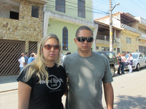 Ana Paula e o marido, Rafael; vítima estava na festa de casamento deles  (Foto: Juliana Cardilli/G1)