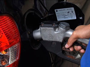 Preço da gasolina reflete em alta de outros produtos (Foto: Reprodução/TVBA)