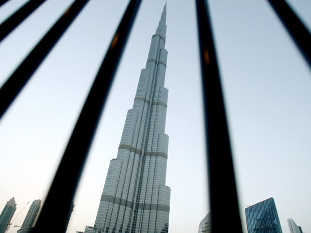 Torre Burj Khaklifa é vista nesta terça-feira (10) em Dubai (Foto: AP)