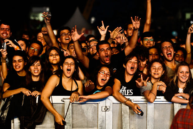 Fãs vibram em show de Paul McCartney no Rio (Foto: Lucíola Villela/G1)