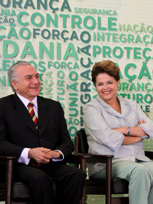 Dilma e o vice-presidente, Michel Temer, durante lançamento de plano para fronteiras (Foto: Roberto Stuckert Filho / Presidência)
