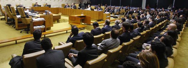 Plenário do Supremo Tribunal Federal durante o julgamento do italiano Cesare Battisti (Foto: Felipe Sampaio / STF)
