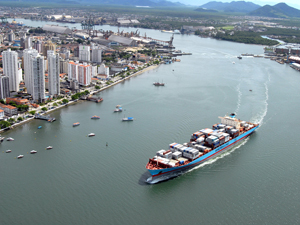 Vista panorâmica do porto de Santos. Estão previstos investimentos da ordem de US$ 6 bilhões até 2024 (Foto: Sérgio Coelho/CODESP)