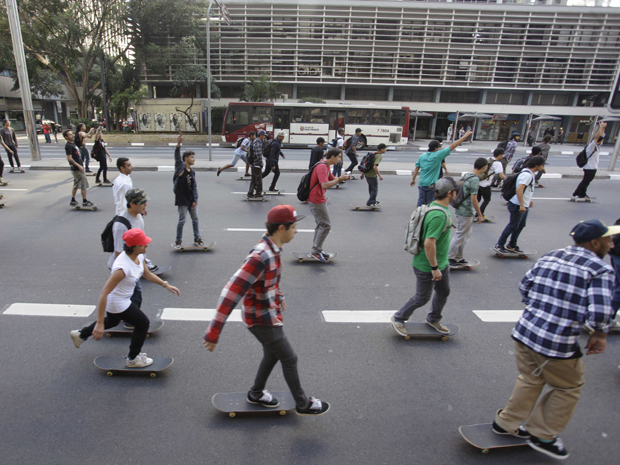 skatistas (Foto: Nelson Antoine/Foto Arena/Agência Estado)