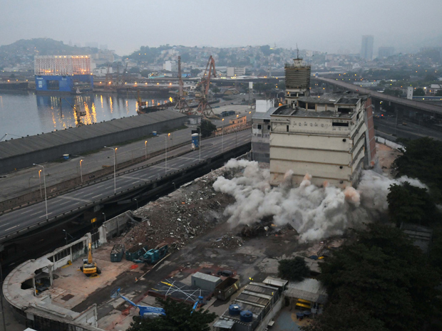 implosão moinho (Foto: Beth Santos / Divulgação Prefeitura do Rio)