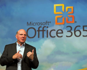 Steve Ballmer anunciou o Microsoft 365 para as empresas em evento em Nova York (Foto: Ray Stubblebine/Reuters)