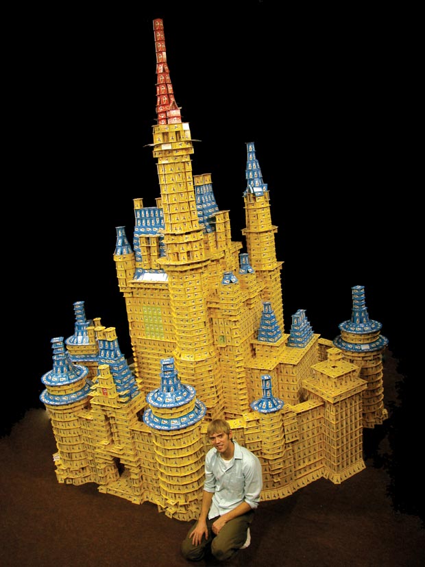 Bryan Berg conseguiu seu primeiro recorde ao fazer uma réplica do castelo da Cinderela. (Foto: Barcroft Media/Getty Images)
