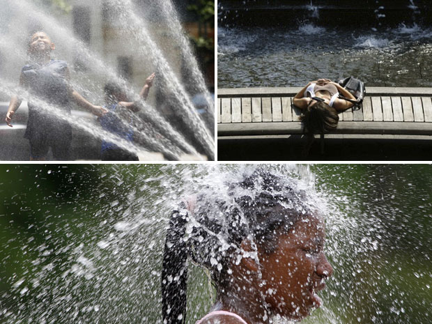 Nas fotos superiores, crianças se refrescam com a água de um hidrante aberto e uma mulher fala ao celular enquanto descansa à beira de uma fonte, ambas as imagens em Nova York. Na foto de baixo, menina se molha em parque de Middlefield, no estado de Ohio (Foto: Reuters e AFP)