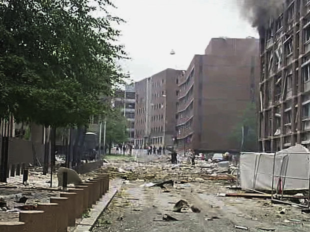 Imagem da TV local mostra a região após a explosão nesta sexta-feira (22) em Oslo, capital da Noruega (Foto: AP)