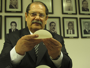 Sebastião Guerra, presidente da Sociedade Brasileira de Cirurgia Plástica (SBCP) (Foto: Fabiano Correia / G1)