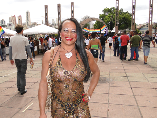 A cabeleireira Gabriela Reis, de Ipatinga, viajou durante quatro horas para participar da Parada Gay. (Foto: Alex Araújo/G1)