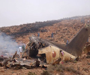 Avião se choca contra montanha 
e 80 morrem em Marrocos (AFP)