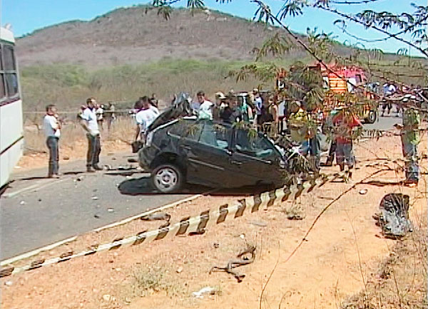Acidente mata cinco pessoas na região norte da Bahia (Foto: Reprodução/TV São Francisco)