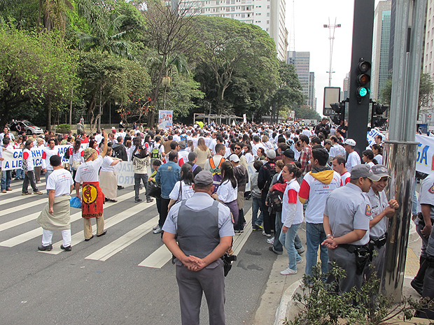 caminhada contra a legalização da maconha (Foto: Marcelo Monegato/G1)