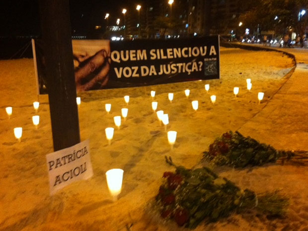 ONG faz protesto pela morte da juíza em Niterói (Foto: Alba Valéria Mendonça/G1)