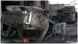 Foto da última quinta-feira mostra cenas de destruição em Hama  (Foto: Reuters)