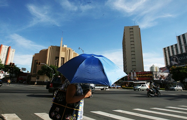 Umidade relativa do ar fica abaixo dos 12% em Goiás (Foto: Cristina Cabral)