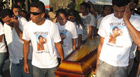 Enterrado rapaz atingido em parque no Rio (Henrique Porto/G1)