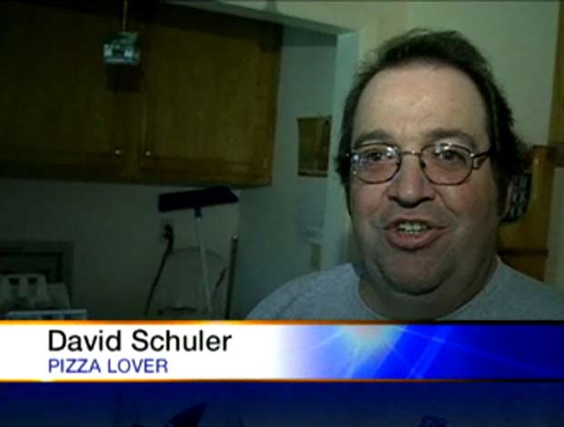 David Schuler viajou 4.500 quilômetros para comprar sua pizza favorita. (Foto: Reprodução/WAPT)