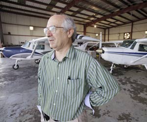 Patrick Murphy, diretor de uma escola de aviação dos EUA (Foto: AP)
