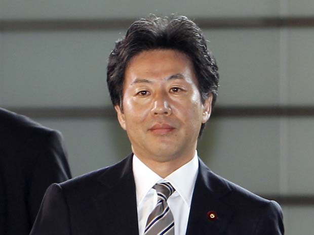O novo ministro de Finanças do Japão, Jun Azumi, nesta sexta-feira (2) em Tóquio (Foto: AP)
