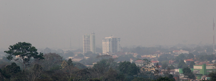 Rio Branco, capital do Acre, tomada por fumaça nesta sexta-feira (2) proveniente de queimadas na Amazônia boliviana (Foto: Gleilson Miranda/Governo do Acre)
