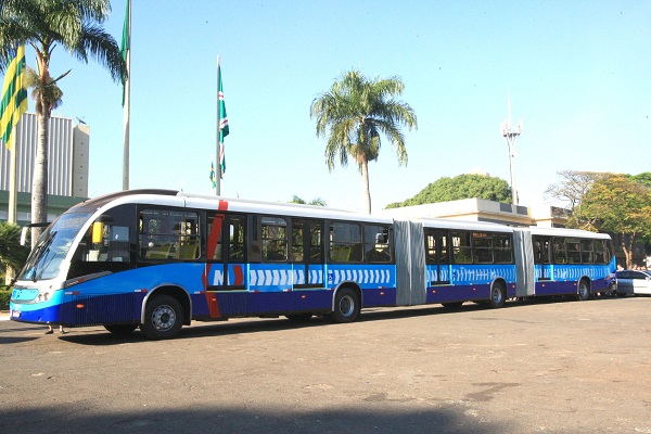 Novo ônibus do Eixo Anhanguera (Foto: Mantovani Fernandes/O Popular)