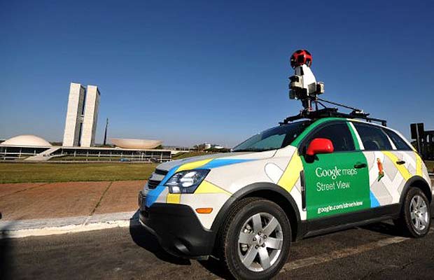 Google Street View faz mapeamento em Brasília. Nesta terça-feira (6), um carro passou em frente ao Congresso Nacional. (Foto: AFP)
