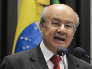 José Pimentel (PT-CE) foi ministro da Previdência entre 2008 e 2010 e deputado federal por quatro mandatos (Foto: Geraldo Magela / Agência Senado )